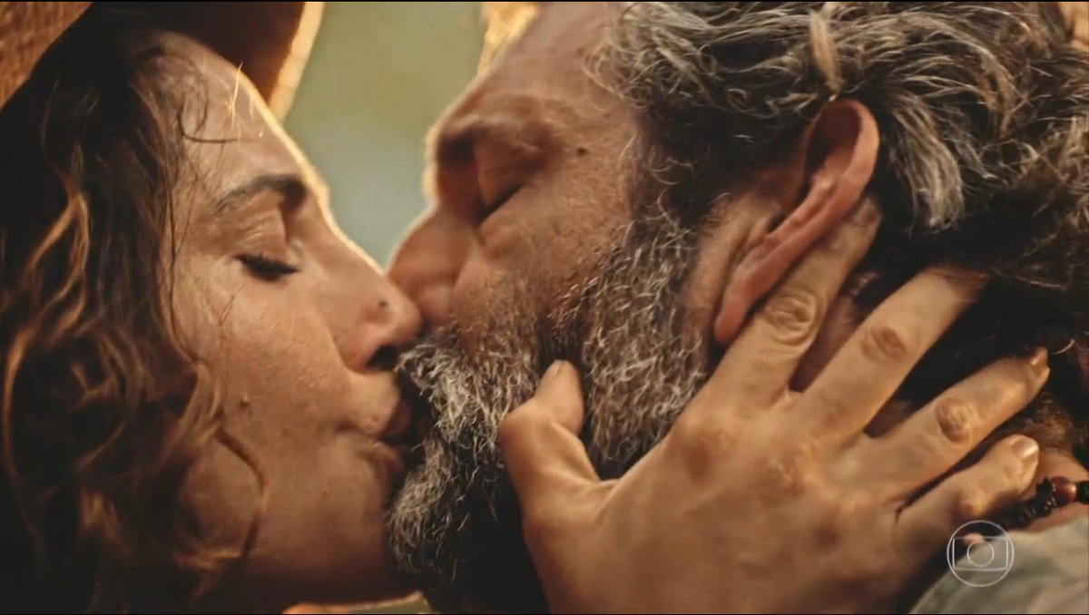 'Está muito abalada', diz pai de Camila Pitanga sobre morte de Domingos Montagner Hora Brasil 'Está muito abalada', diz pai de Camila Pitanga sobre morte de Domingos Montagner Hora Brasil