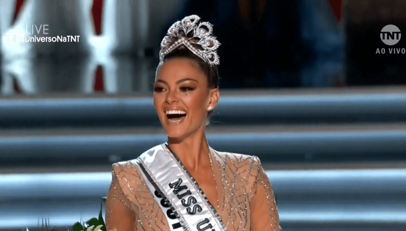 Demi-Leigh Nel-Peters, da África do Sul, ganhou o Miss Universo 2017