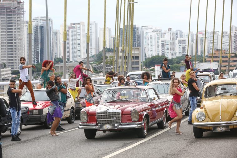 Estrelas da terceira temporada do Dancing Brasil gravam vinheta de abertura em famosa ponte de São Paulo Crédito das imagens: Edu Moraes/Record TV, Antonio Chahestian/Record TV e Blad Meneghel